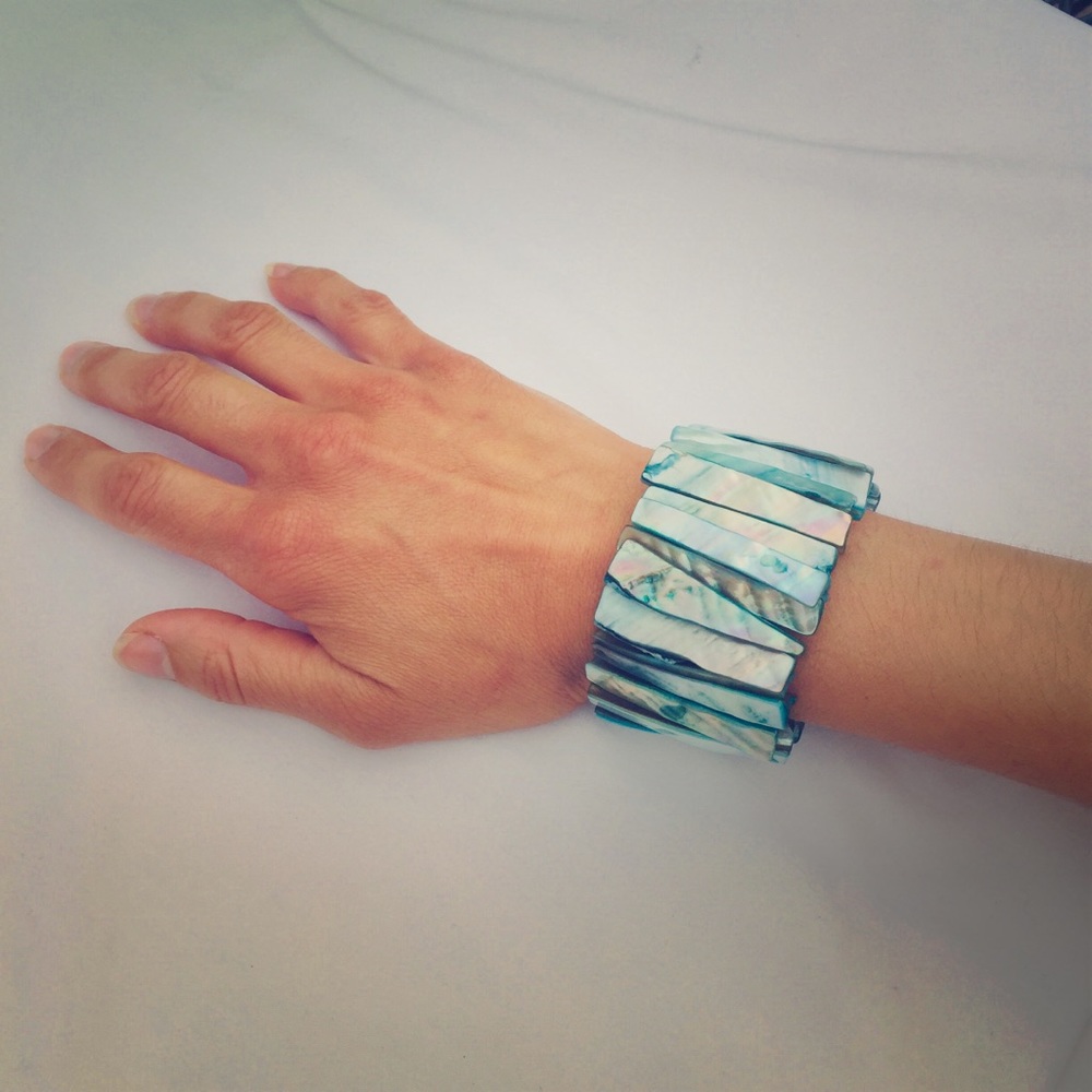 Turquoise Shell Bracelet - Picture 2 of 8